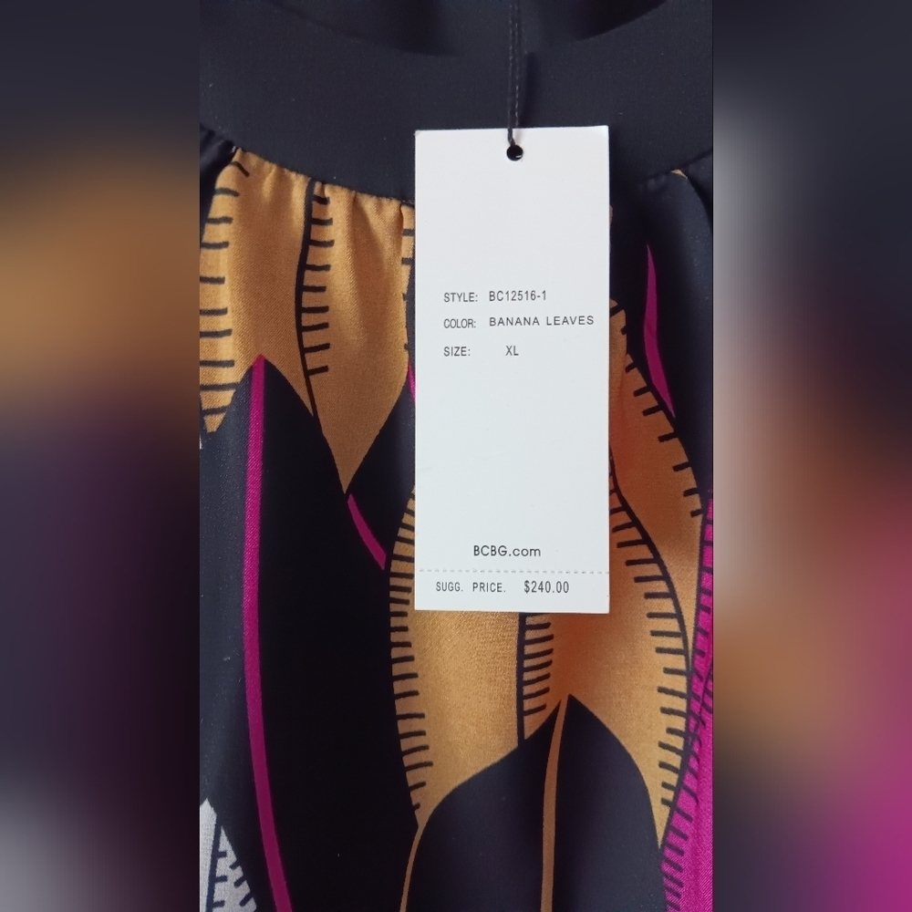 BCBGMaxAzria Banana Leaves Sleeveless Blouse NWT - Picture 6 of 8
